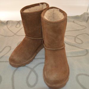 Girls 1 BearPaw Suede Boots Wool-Blend Lining, EUC